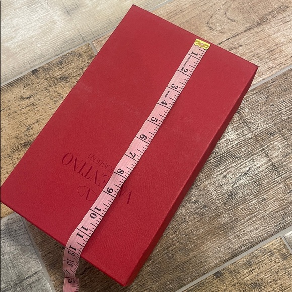 Valentino Red Shoe Box - Picture 5 of 6
